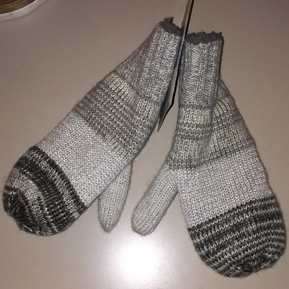 Isotoner mittens - Picture 1 of 3